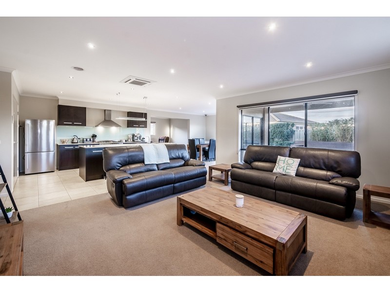 57 Stately Drive, Cranbourne East VIC 3977