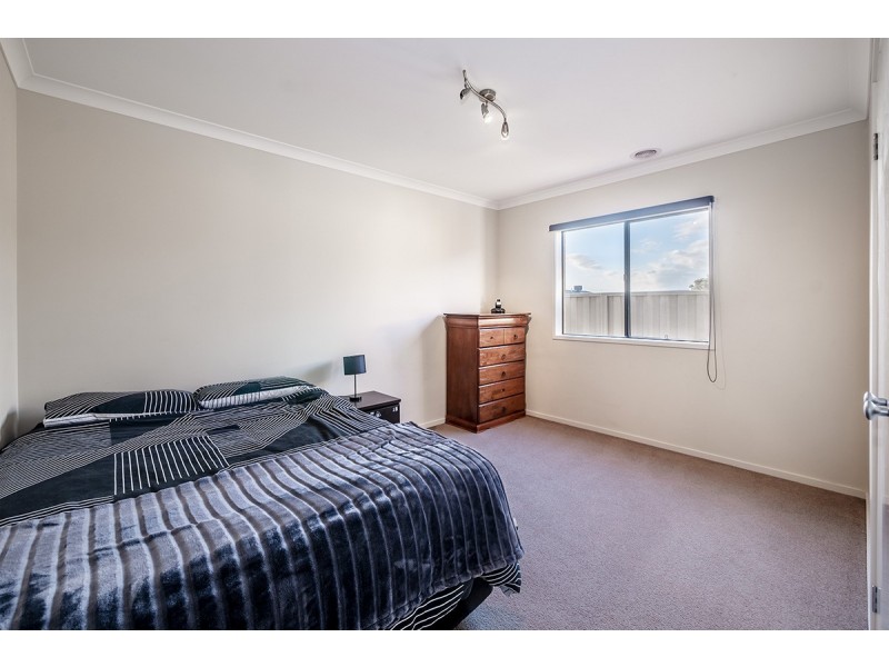 57 Stately Drive, Cranbourne East VIC 3977