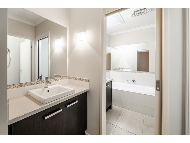 57 Stately Drive, Cranbourne East VIC 3977