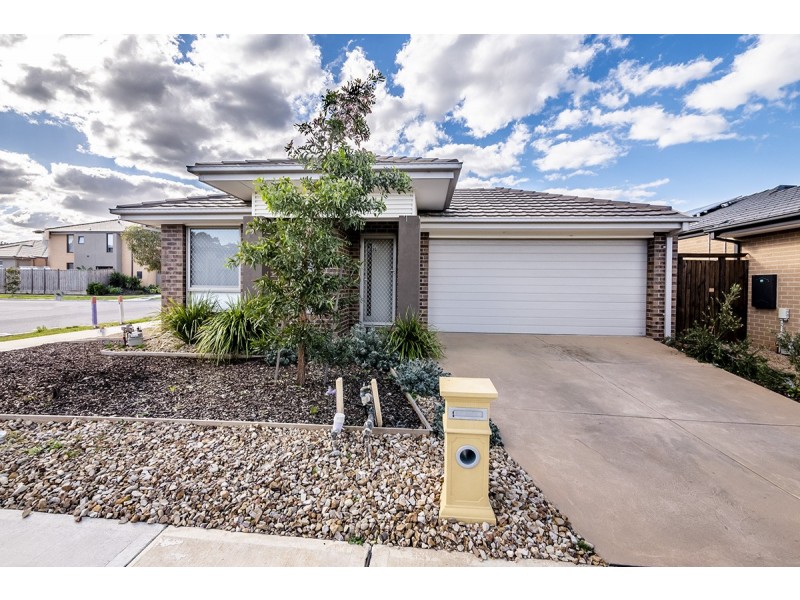 10 Anice Street, Cranbourne East VIC 3977