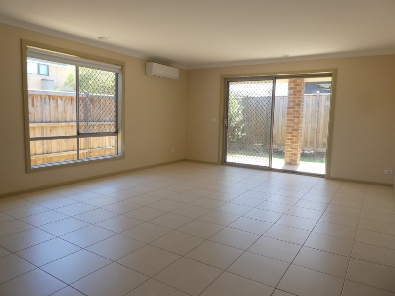 10 Anice Street, Cranbourne East VIC 3977