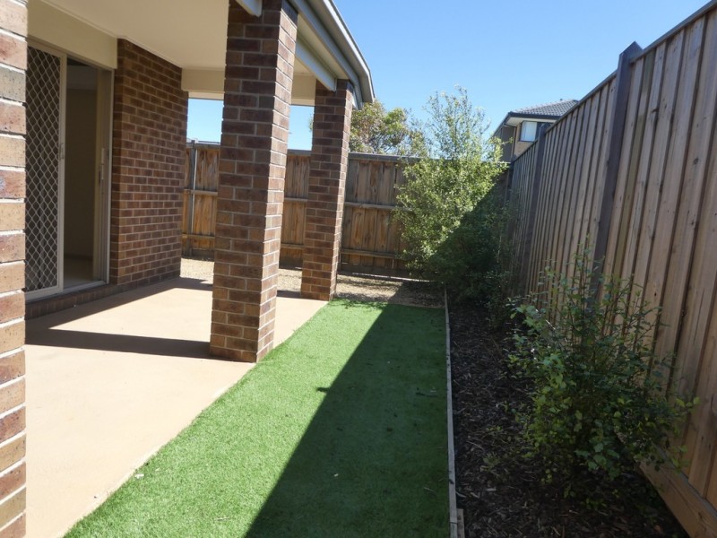 10 Anice Street, Cranbourne East VIC 3977