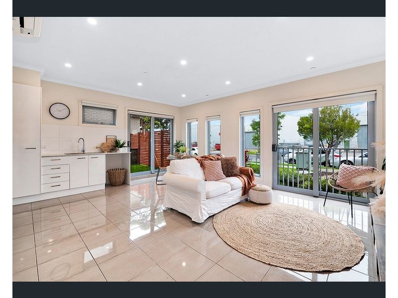 2/6-8 Podmore Street, Dandenong VIC 3175