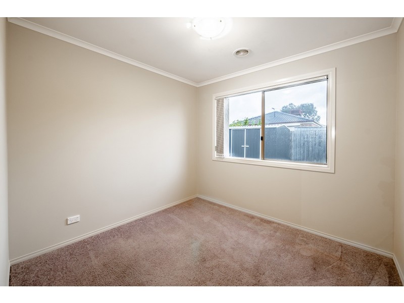 8 Bellbrae Crescent, Cranbourne West VIC 3977