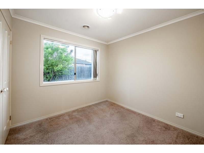 8 Bellbrae Crescent, Cranbourne West VIC 3977