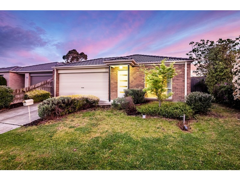 8 Bellbrae Crescent, Cranbourne West VIC 3977