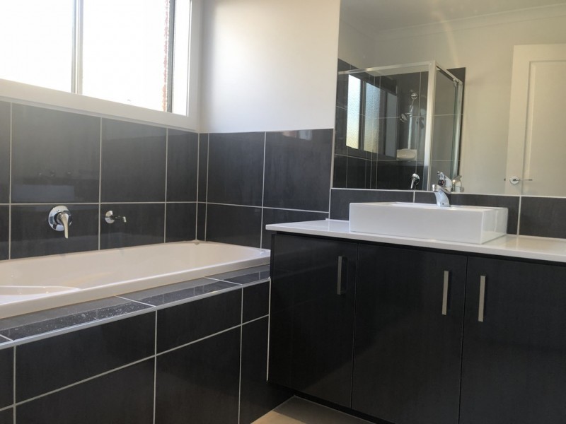 34 Millicent Parade, Officer VIC 3809