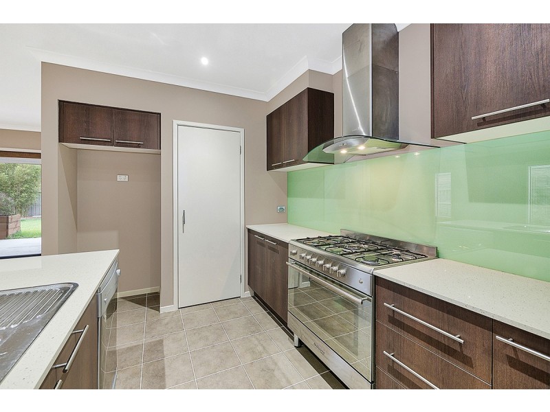 6 Beechwood Drive, Lyndhurst VIC 3975