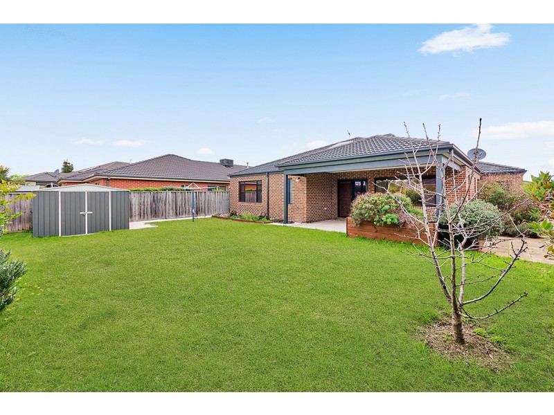6 Beechwood Drive, Lyndhurst VIC 3975