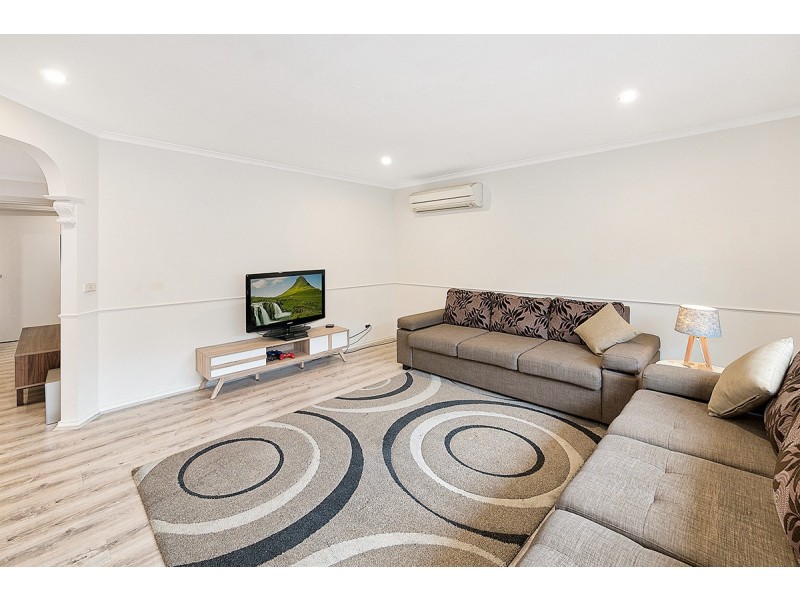 8 O’Dowd Place, Lynbrook VIC 3975