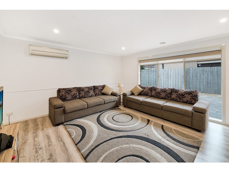 8 O’Dowd Place, Lynbrook VIC 3975