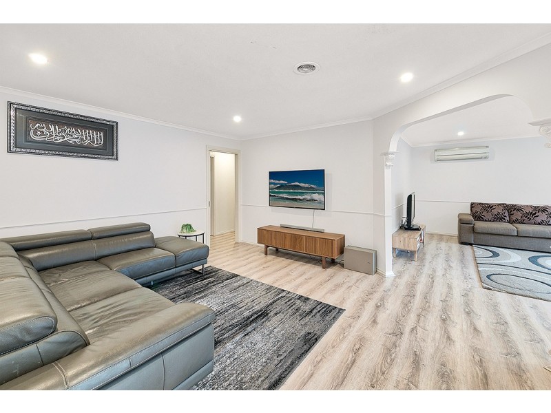 8 O’Dowd Place, Lynbrook VIC 3975