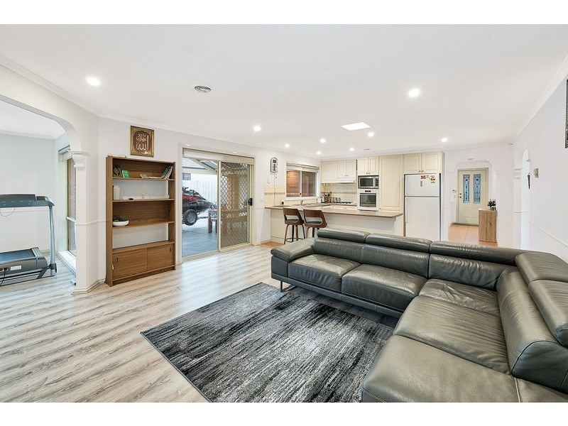 8 O’Dowd Place, Lynbrook VIC 3975