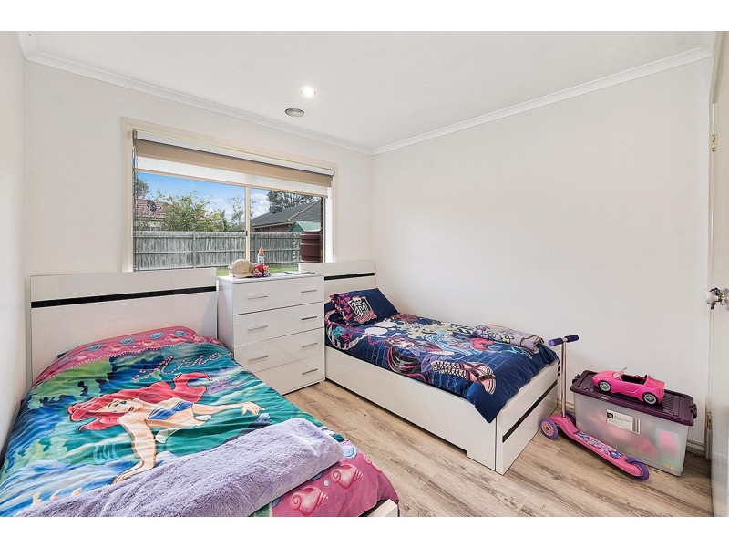 8 O’Dowd Place, Lynbrook VIC 3975