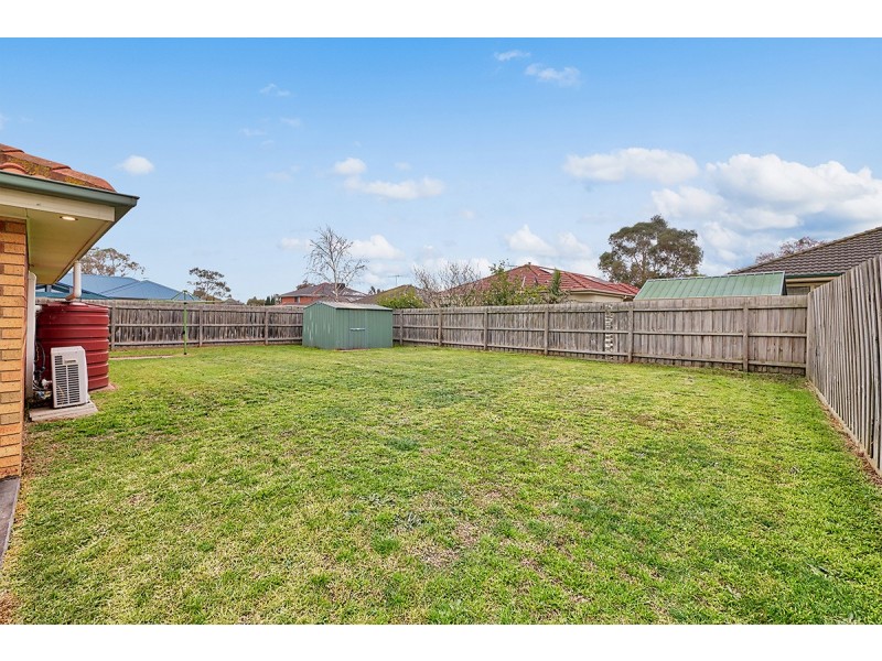 8 O’Dowd Place, Lynbrook VIC 3975