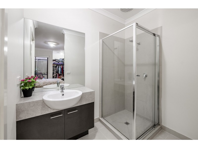 14 Pleven Rise, Clyde North VIC 3978