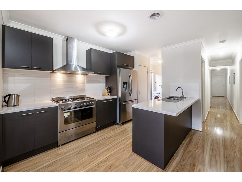 14 Pleven Rise, Clyde North VIC 3978