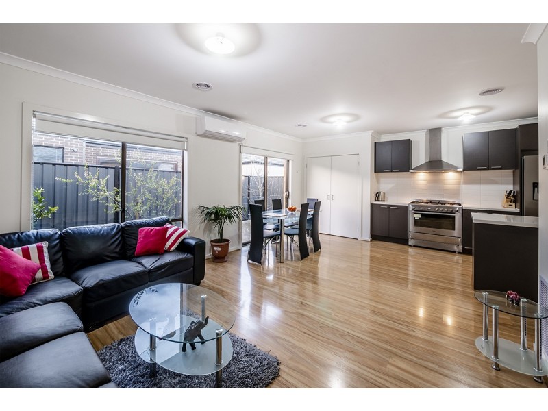 14 Pleven Rise, Clyde North VIC 3978