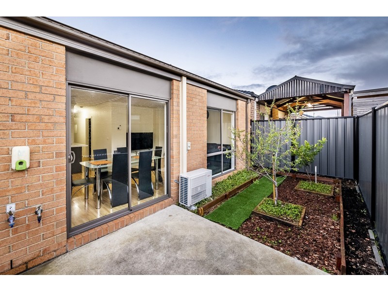14 Pleven Rise, Clyde North VIC 3978