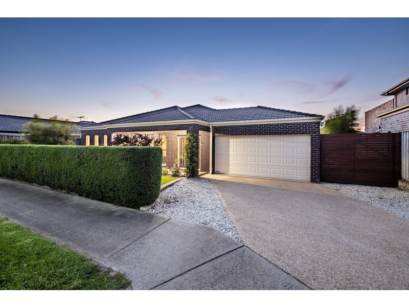 13 Carinya Court, Cranbourne North VIC 3977