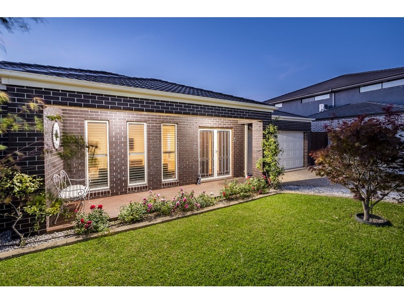13 Carinya Court, Cranbourne North VIC 3977