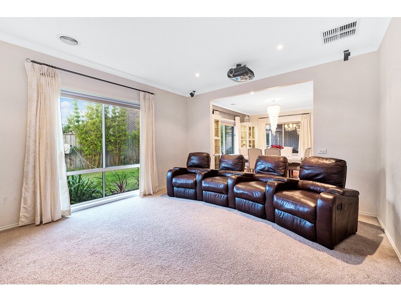 13 Carinya Court, Cranbourne North VIC 3977