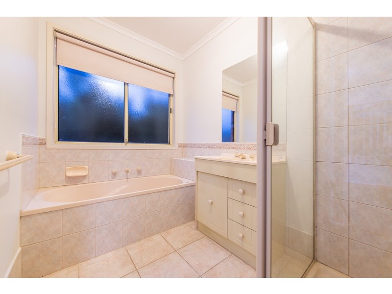 60 Kingston Avenue, Narre Warren South VIC 3805