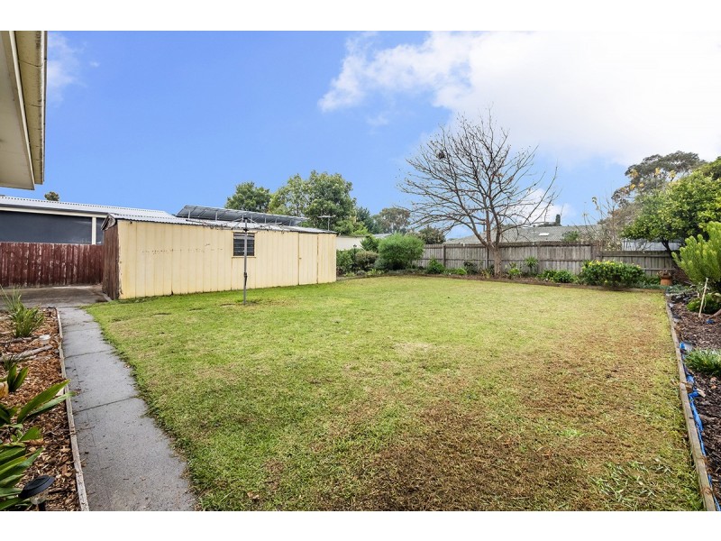 20 Valepark Crescent, Cranbourne VIC 3977