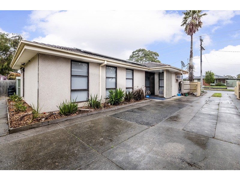 20 Valepark Crescent, Cranbourne VIC 3977