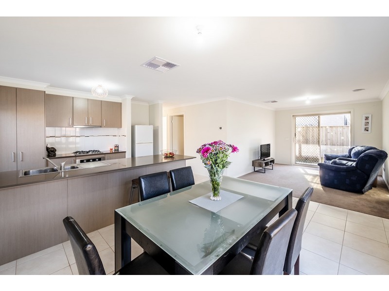 19 Red Poll Road, Cranbourne West VIC 3977