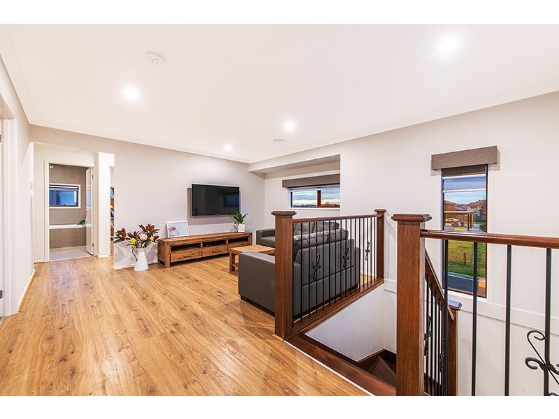 19 Wilmington Avenue, Cranbourne West VIC 3977