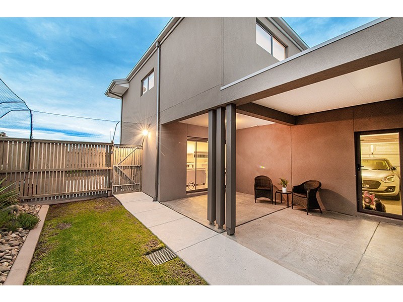 19 Wilmington Avenue, Cranbourne West VIC 3977
