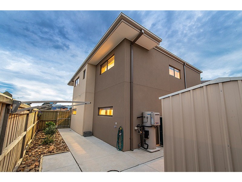 19 Wilmington Avenue, Cranbourne West VIC 3977