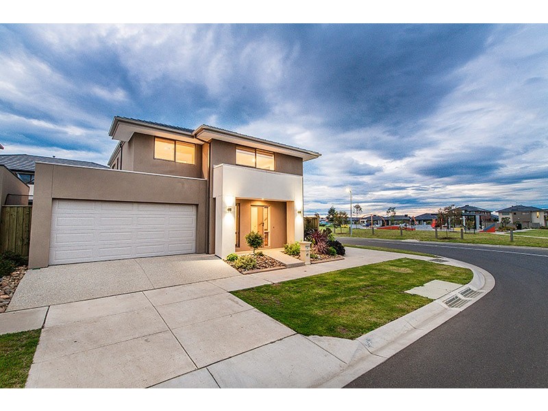 19 Wilmington Avenue, Cranbourne West VIC 3977