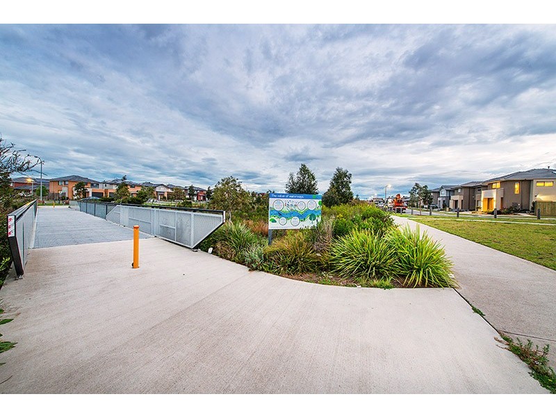 19 Wilmington Avenue, Cranbourne West VIC 3977