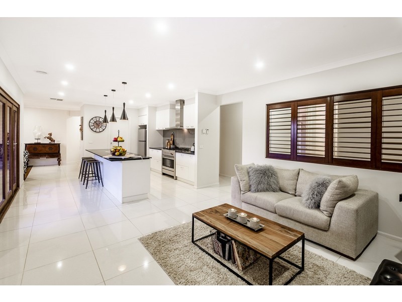 76 William Thwaites Boulevard, Cranbourne North VIC 3977