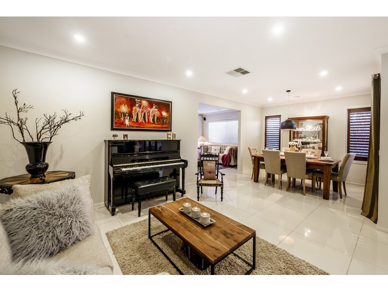 76 William Thwaites Boulevard, Cranbourne North VIC 3977