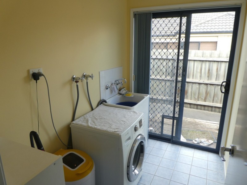 6 Dennis Close, Lynbrook VIC 3975