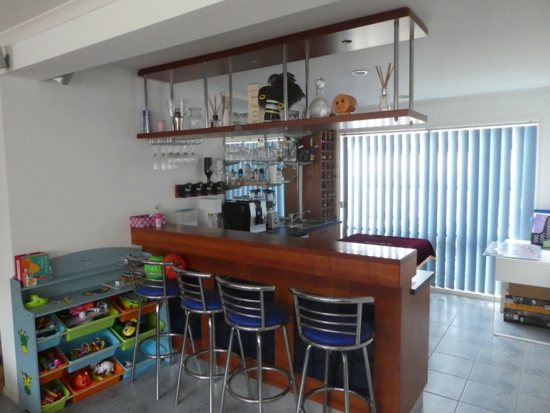 6 Dennis Close, Lynbrook VIC 3975