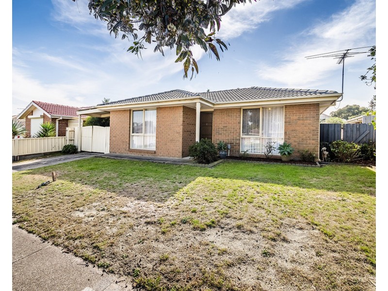 3 Brentwood Drive, Cranbourne North VIC 3977