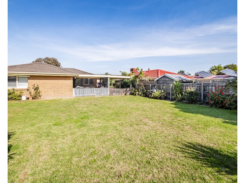 3 Brentwood Drive, Cranbourne North VIC 3977