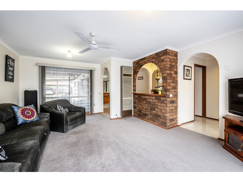 2 Curtis Court, Cranbourne VIC 3977