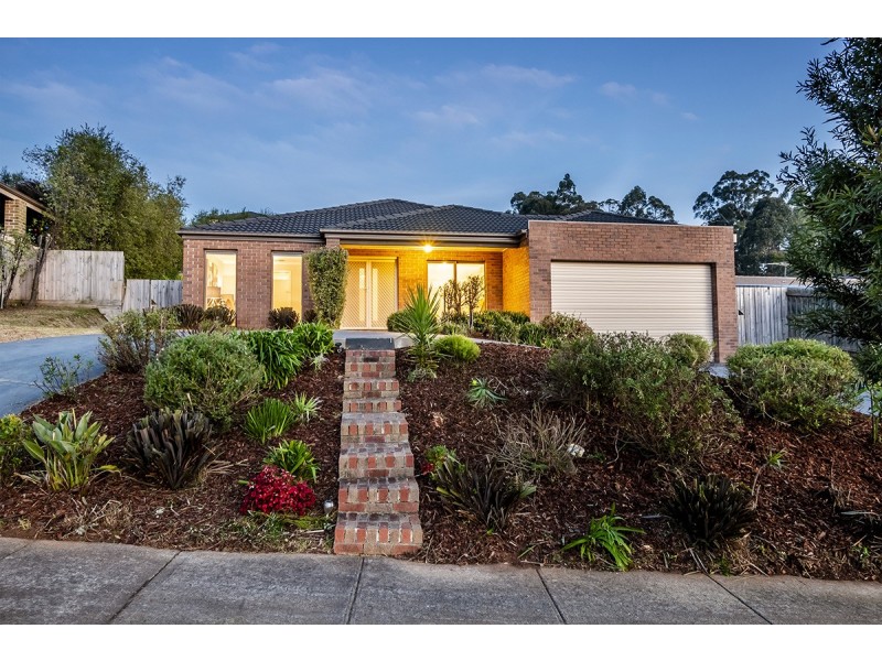 27 Claudia Crescent, Drouin VIC 3818