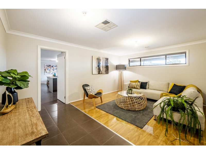 27 Claudia Crescent, Drouin VIC 3818