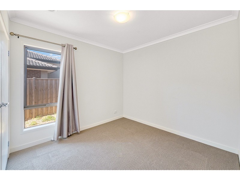 35 Everard Avenue, Clyde North VIC 3978