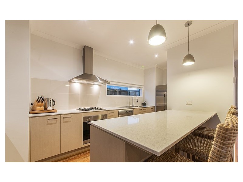 4 Mossey Crescent, Cranbourne East VIC 3977
