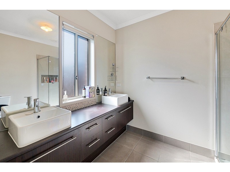 46 Lemon Grove, Cranbourne West VIC 3977