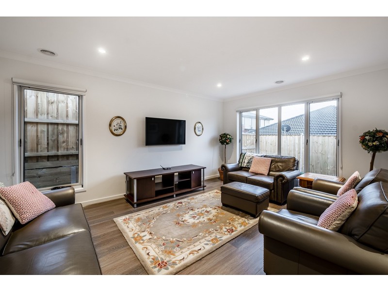 19 Wheelwright Street, Clyde North VIC 3978