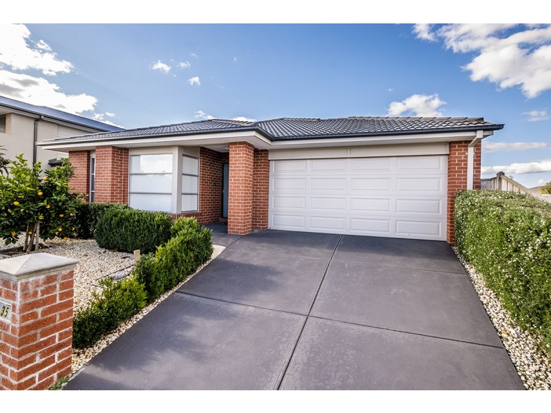 35 Frankland Street, Clyde North VIC 3978