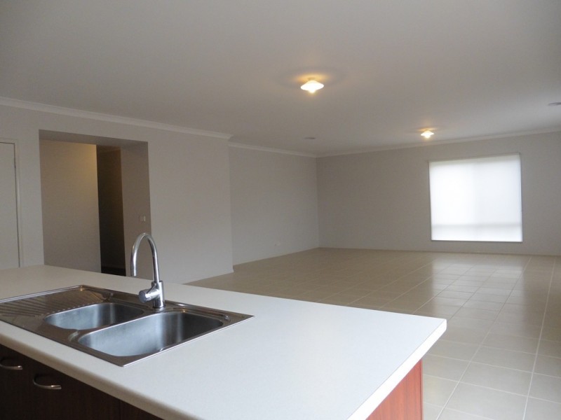 35 Frankland Street, Clyde North VIC 3978